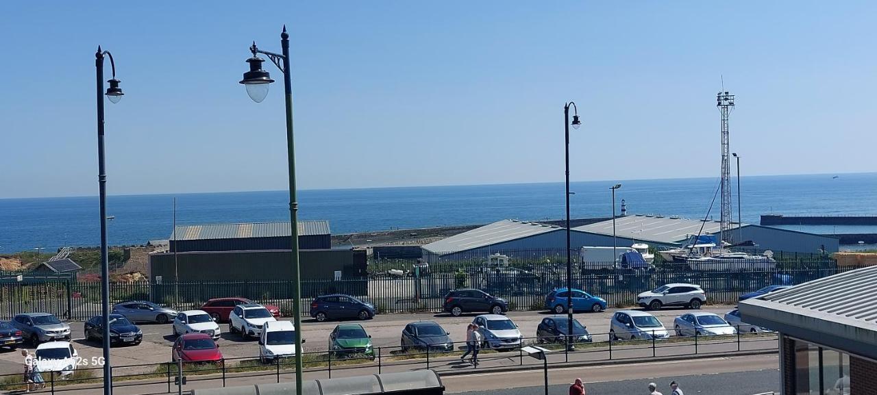 Londonderrys Bar And Accommodation Seaham Eksteriør billede