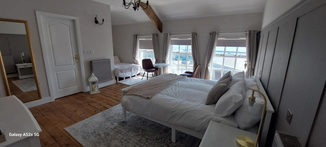 Londonderrys Bar And Accommodation Seaham Eksteriør billede