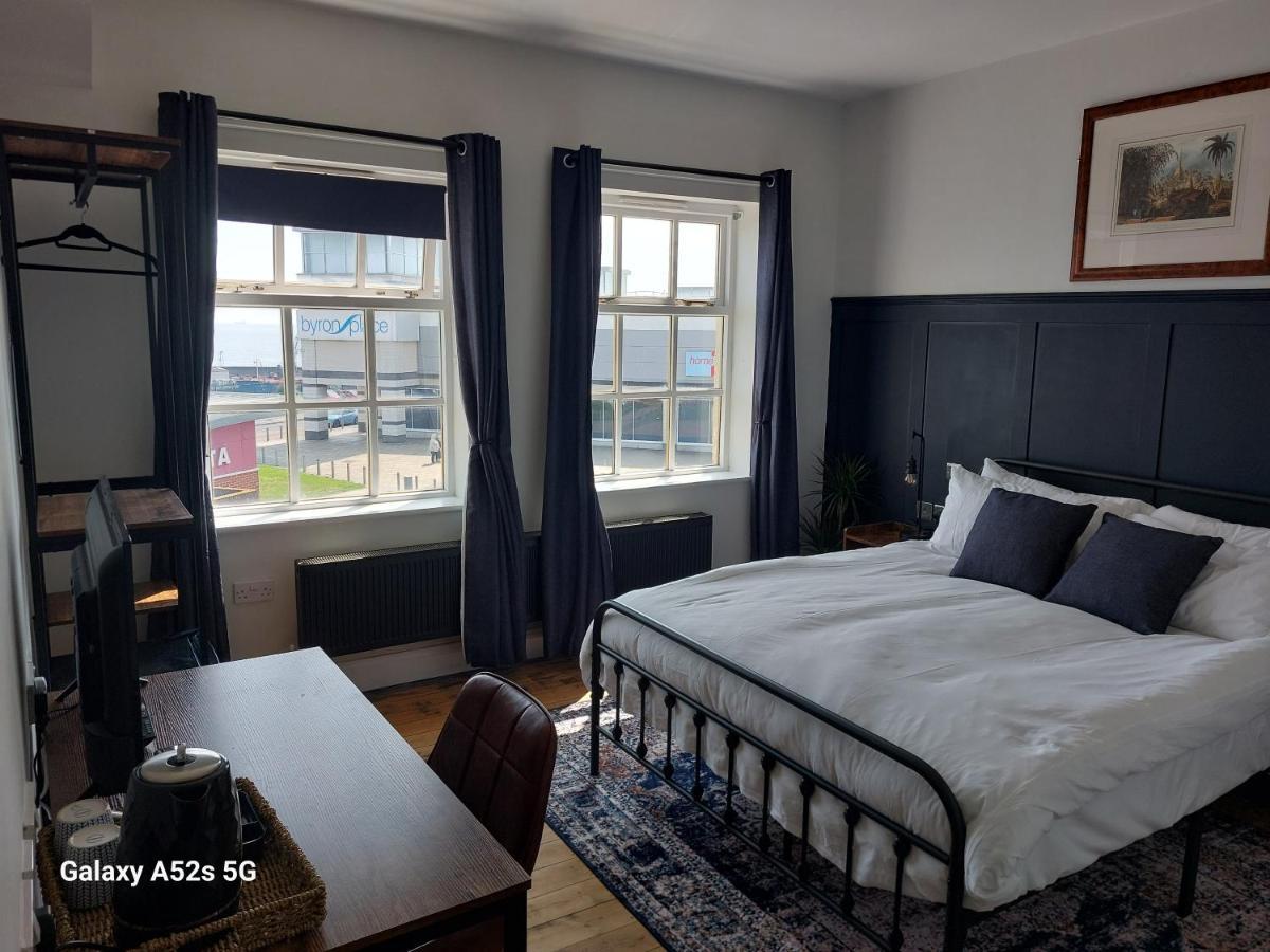 Londonderrys Bar And Accommodation Seaham Eksteriør billede